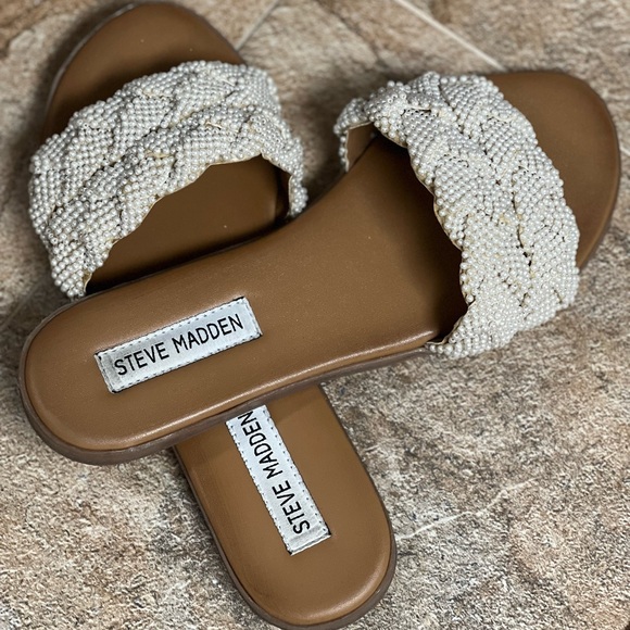 Steve Madden Phraya White Sandals 